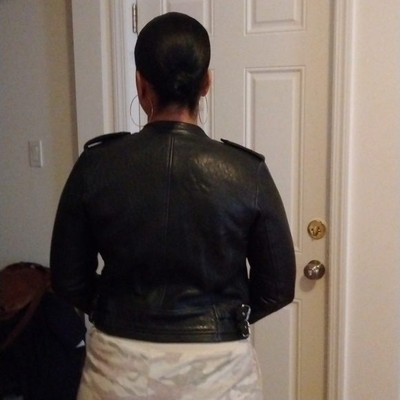 Leather jacket - Picture 3 of 4